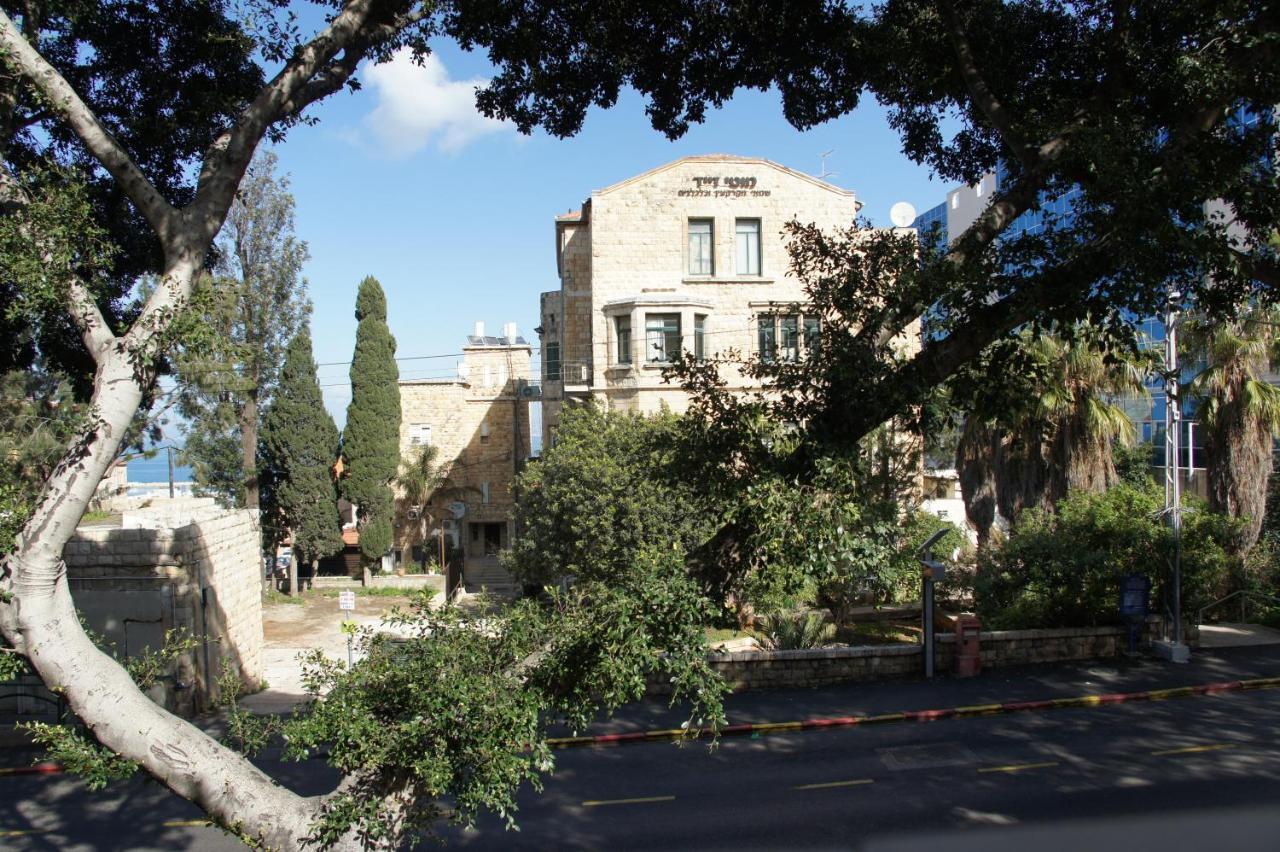 City Hall Hostel Haifa Buitenkant foto
